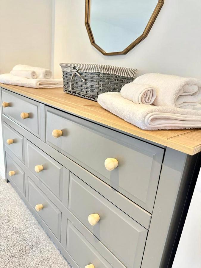 Cosy One Bedroom Apartment Trowbridge Extérieur photo