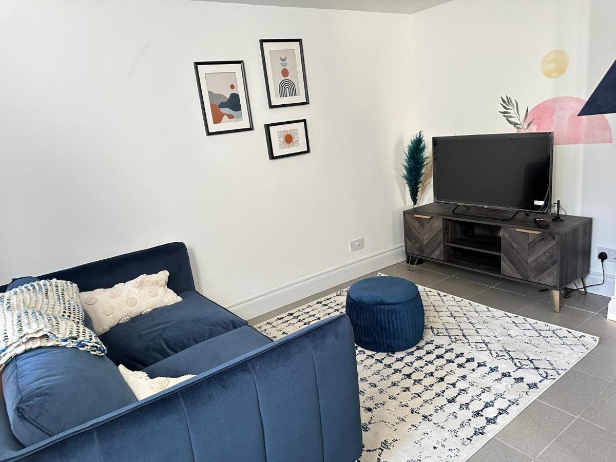 Cosy One Bedroom Apartment Trowbridge Extérieur photo