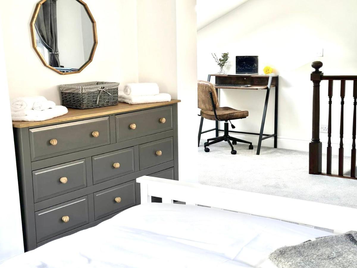 Cosy One Bedroom Apartment Trowbridge Extérieur photo