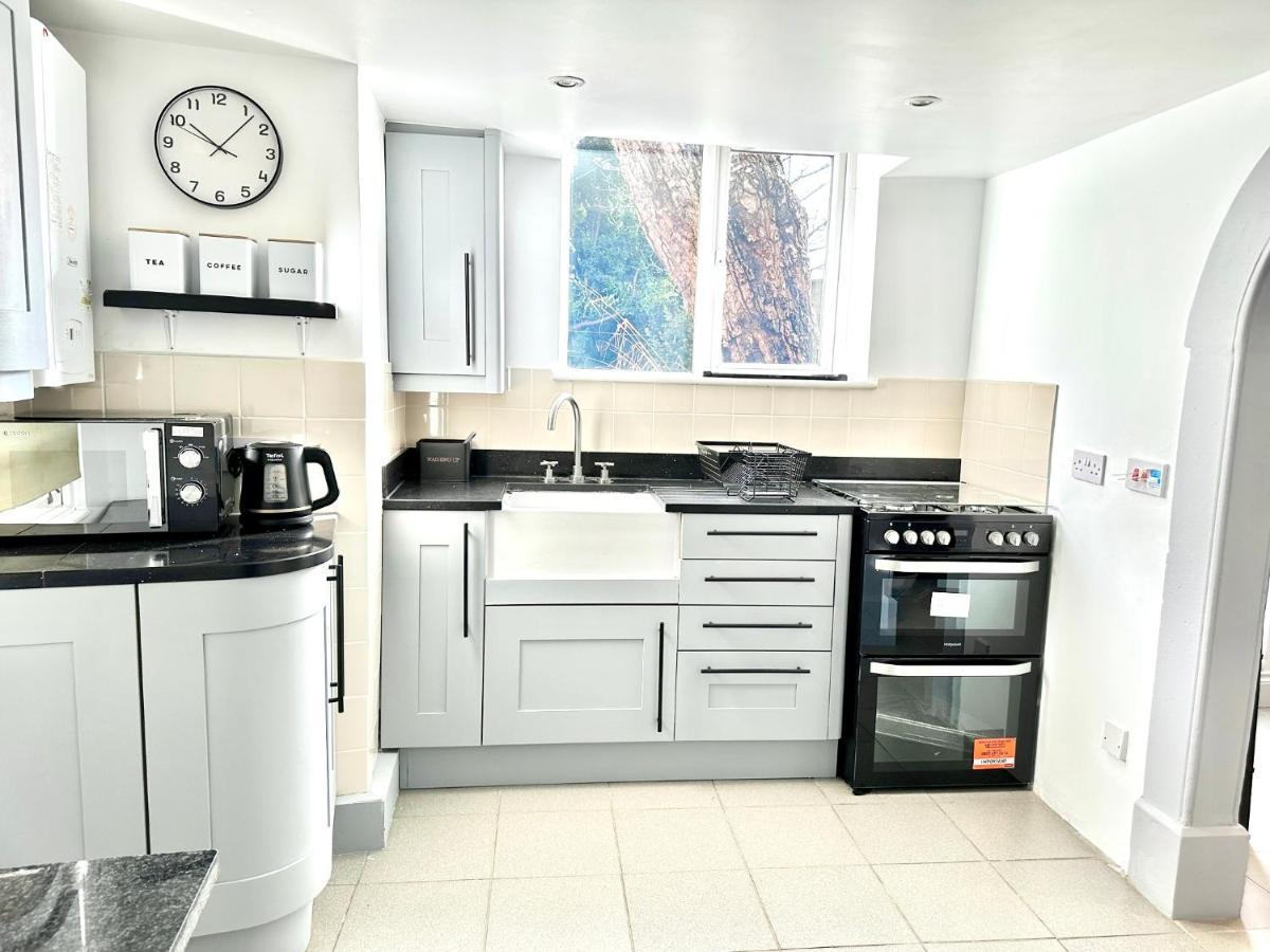 Cosy One Bedroom Apartment Trowbridge Extérieur photo
