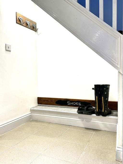 Cosy One Bedroom Apartment Trowbridge Extérieur photo